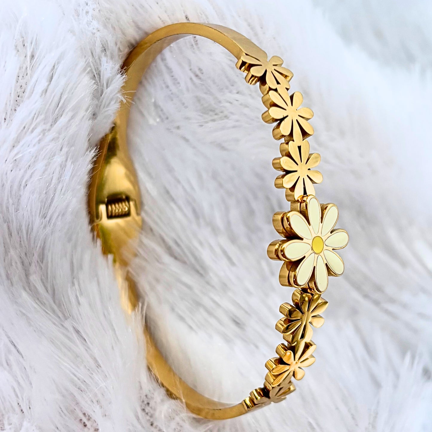 Petal Glow Bracelet