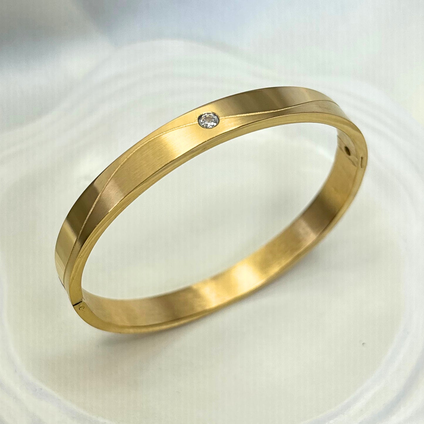 Single Diamond Mens Gold Kada