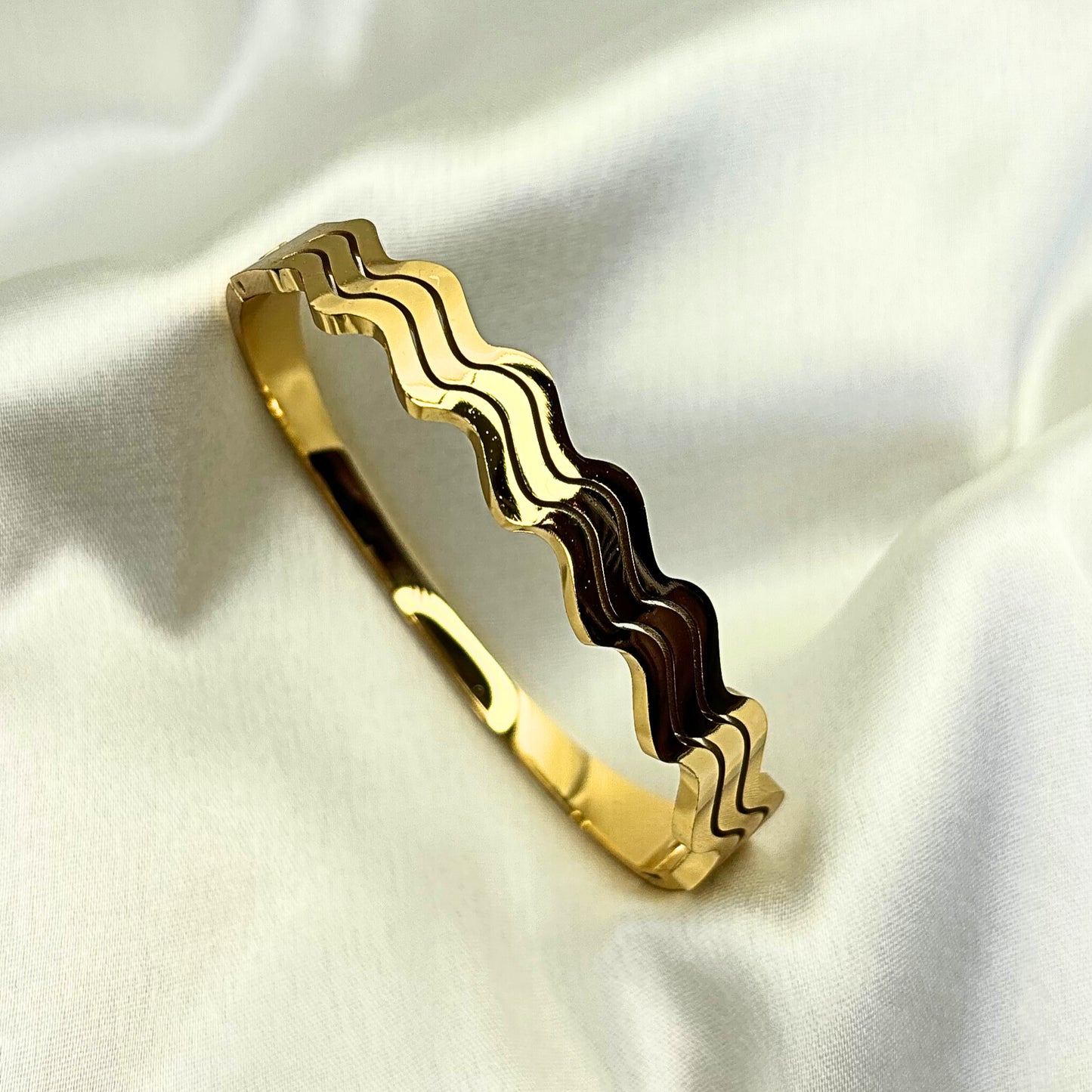 Ocean Wave Bracelet