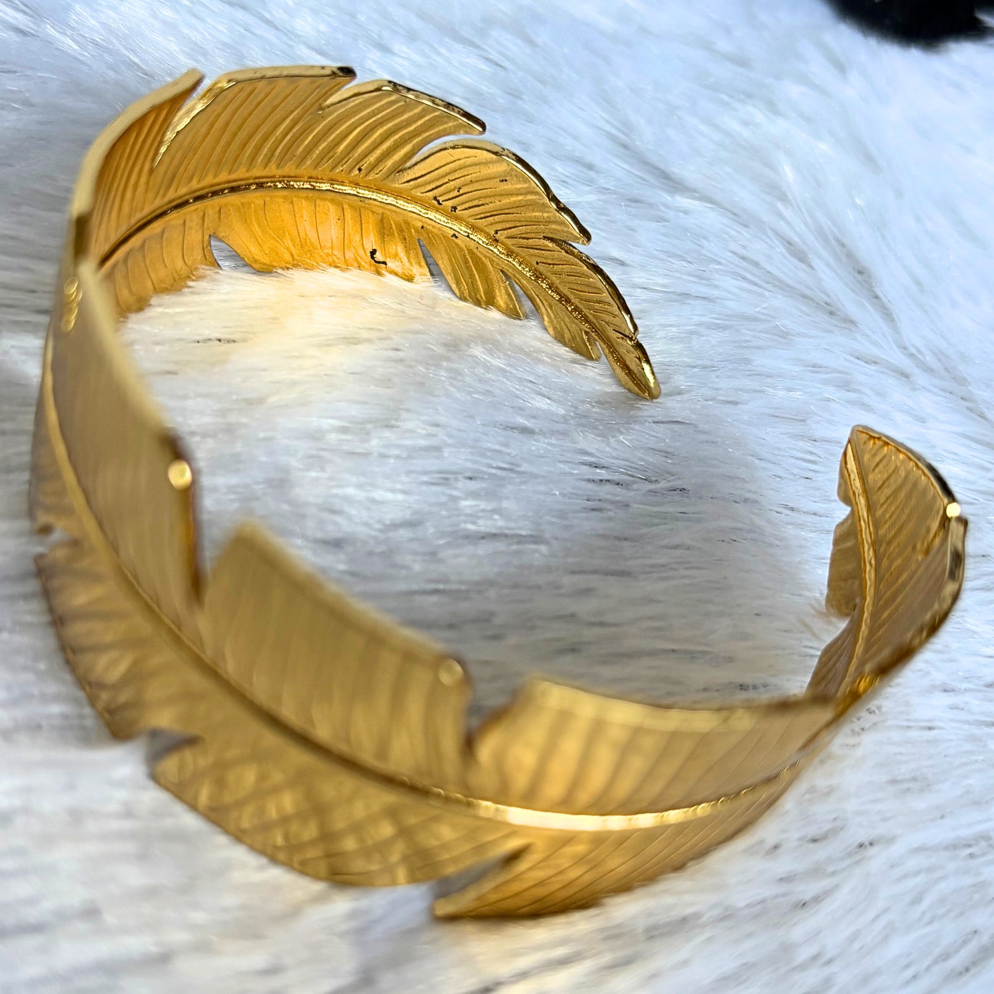 Golden Pure Leaf Bracelet