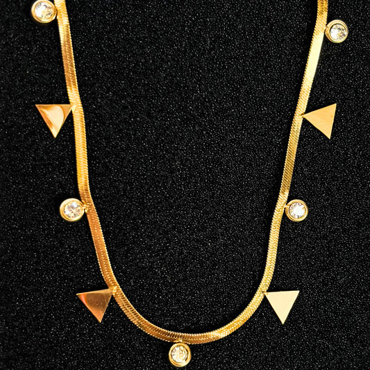 Triangle Round Diamond Necklace