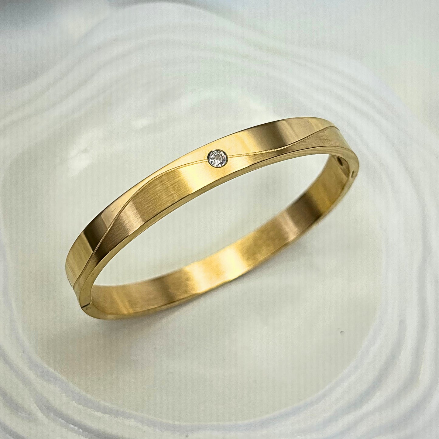 Single Diamond Mens Gold Kada