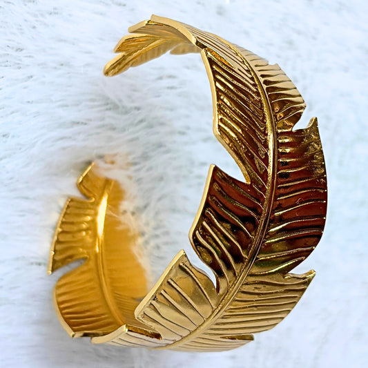 Golden Pure Leaf Bracelet