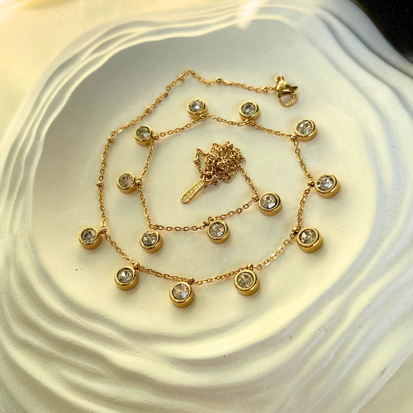 Round Diamond Necklace